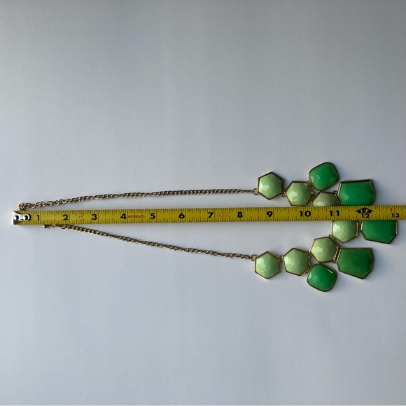 Green Faceted Stone Statement Necklace - Picture 2 of 4